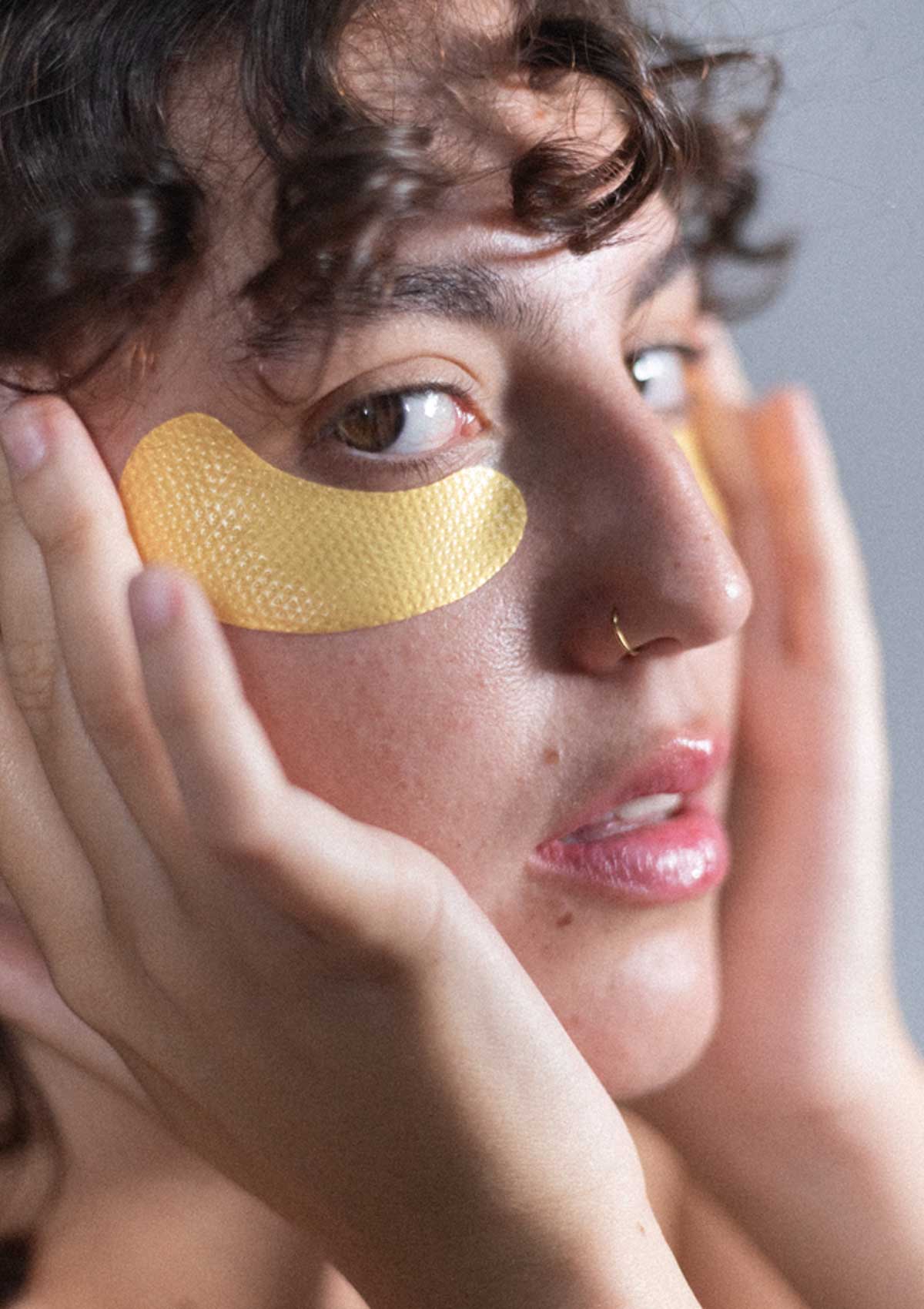 Eye Glow patch occhi con modella - urbanic cosmetics